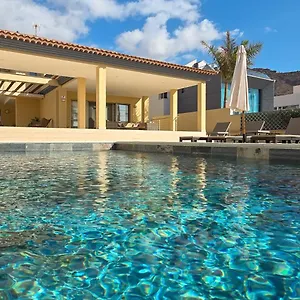 Villa 5 Bedrooms, Costa Adeje (Tenerife)